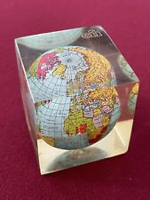 Presse papier globe d'occasion  Senlis