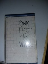The wall pink usato  Paderno d'Adda