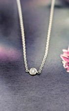 Collier blanc maille d'occasion  Les Mureaux