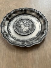 Coupelle étain médaillon d'occasion Coupelle étain médaillon d'occasion  Roubaix