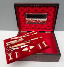 Coffret boîte couture d'occasion  La Ferrière-sur-Risle