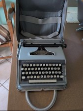 Macchina scrivere con usato  Assisi