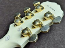 Guitarra elétrica Epiphone Les Paul personalizada branca alpina ferragem dourada usada comprar usado Guitarra elétrica Epiphone Les Paul personalizada branca alpina ferragem dourada usada comprar usado  Enviando para Brazil