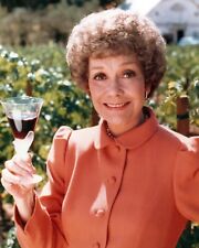 Jane Wyman levanta uma taça de vinho na vinícola Falcon Crest pôster 24x36, usado comprar usado  Enviando para Brazil