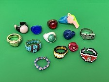 Usado, 13 anéis de brinquedo vintage sortidos de plástico ou miçangas para lembrança infantil comprar usado  Enviando para Brazil