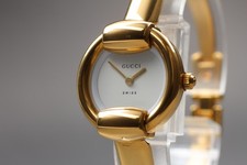 [Perto de ESTADO PERFEITO] GUCCI 1400L relógio feminino redondo branco ouro quartzo do Japão, usado comprar usado  Enviando para Brazil