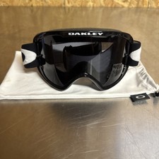 Masque noir oakley d'occasion Masque noir oakley d'occasion  Crèvecœur-le-Grand