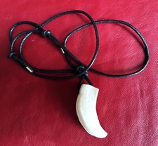 Collana con dente usato  Cecina