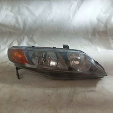 Używany, Honda Civic 2010- USA Limuzyna Reflektor przedni prawy P5206R na sprzedaż  PL