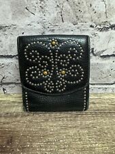 Cartera de mujer Brighton compacta de cuero negro con tachuelas 4”x5” segunda mano  Embacar hacia Argentina