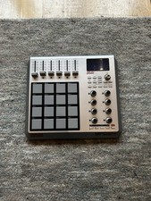 Akai mpd24 programmable for sale  LONDON