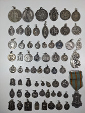 Lot médailles religieuses d'occasion Lot médailles religieuses d'occasion  Roussillon