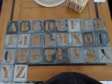 Anciens pochoirs zinc d'occasion  Bresles
