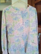 Woman scrubs top for sale Woman scrubs top for sale  Baldwinville