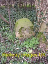Photo boundary stone usato  Spedire a Italy