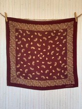 Foulard carré soie d'occasion  Le Péage-de-Roussillon