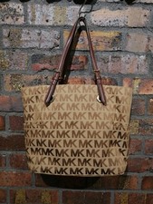 Bolsa tote modelo número MK Sig MICHAEL KORS comprar usado Bolsa tote modelo número MK Sig MICHAEL KORS comprar usado  Enviando para Brazil