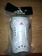Adidas schienbeinschoner weiß gebraucht kaufen  München