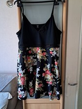 Robe neuve taille d'occasion  Verneuil-l'Étang