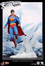 hot toys superman d'occasion  Ézanville