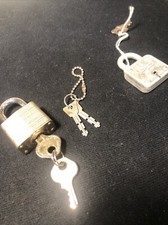 Lock key set for sale  Lebanon