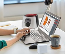 Evolis badgy 200 usato  Como