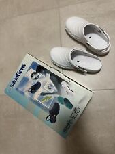 Zoccoli sanitari unisex usato  Ascoli Piceno