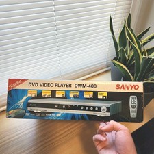 Antigo Sanyo TV Guardian DWM 400 DVD Player com Controle Remoto MP3 Áudio - NOVO NOS comprar usado Antigo Sanyo TV Guardian DWM 400 DVD Player com Controle Remoto MP3 Áudio - NOVO NOS comprar usado  Enviando para Brazil