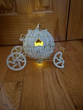 Estatueta Lenox Disney's Cinderella's Enchanted Coach Carriage ver descrição comprar usado Estatueta Lenox Disney's Cinderella's Enchanted Coach Carriage ver descrição comprar usado  Enviando para Brazil