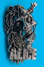 Pin de metal vintage 1989 ALICE COOPER Trash Skull Tour memorabilia POKER Brockum comprar usado  Enviando para Brazil