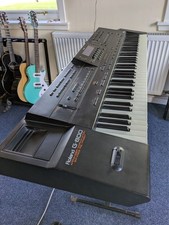 Roland 800 arranger for sale  WISHAW