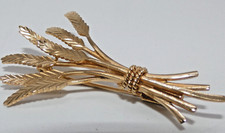 Superbe broche relief d'occasion  Laigneville