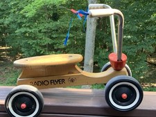 Antigo Radio Flyer Kids madeira de bordo passeio de 4 rodas em scooter EUA comprar usado  Enviando para Brazil