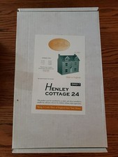 KIT antigo antigo inglês para casa de bonecas Henley Cottage escala 1:24 comprar usado  Enviando para Brazil