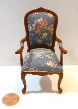 SILLÓN MINIATURA CASA DE MUÑECAS JIA YI TELA FLORAL EN EL ASIENTO Y RESPALDO segunda mano  Embacar hacia Argentina