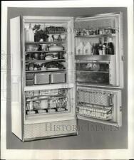 1958 Press Photo Frigidaire modelo combo geladeira/freezer à prova de gelo comprar usado  Enviando para Brazil