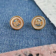 Brincos Michael Kors MK Crystal Pave Logo Disco Stud Ouro MKJ7764 NOVO comprar usado Brincos Michael Kors MK Crystal Pave Logo Disco Stud Ouro MKJ7764 NOVO comprar usado  Enviando para Brazil