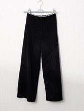 Pantalon pantacourt noir d'occasion Pantalon pantacourt noir d'occasion  Paris XV