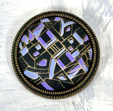 Broche Redondo Púrpura Dorado y Negro Patrón Geométrico Madera y Plástico Prendedor De Colección segunda mano  Embacar hacia Mexico
