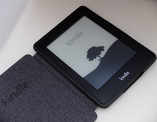 Amazon Kindle Paperwhite EY21 czytnik e-booków 5. Generation 6" w czarne skórzane etui na sprzedaż  Wysyłka do Poland
