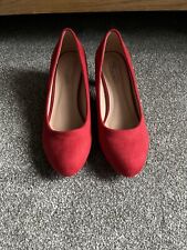 Women doubt red for sale  SANDHURST