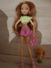 Winx flora doll d'occasion  Les Mureaux