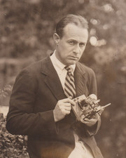 1925 Press Photo Inventor John Hays Hammond Jr. com seu aparelho de rádio telefone comprar usado 1925 Press Photo Inventor John Hays Hammond Jr. com seu aparelho de rádio telefone comprar usado  Enviando para Brazil