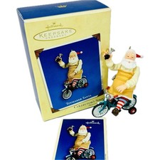 Ornamento de lembrança Hallmark TOYMAKER SANTA 2002 bicicleta de equitação com caixa comprar usado  Enviando para Brazil