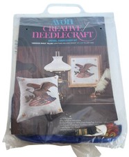 Kit de bordado Avon Creative Needlecraft Crewel travesseiro American Eagle vintage comprar usado  Enviando para Brazil