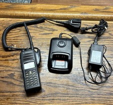 Motorola HT1550 XLS VHF 136-174Mhz AAH25KDN9DU8AN com microfone e carregador comprar usado  Enviando para Brazil