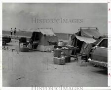 1975 Press Photo barracas de acampamento na praia no Texas - hps11074, usado comprar usado  Enviando para Brazil