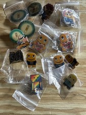 Vários Pins de Funcionário da Amazon: Dia das Mães Herói etc 2020 X 15 comprar usado Vários Pins de Funcionário da Amazon: Dia das Mães Herói etc 2020 X 15 comprar usado  Enviando para Brazil