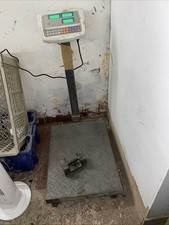 300kg scales for sale  WEMBLEY