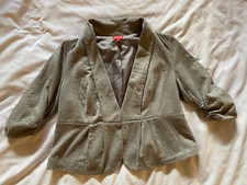 Jaqueta Elle Feminina Totalmente Forrada Sequenciada Peplum Manga 3/4 Cinza Opala Tamanho 16 W comprar usado Jaqueta Elle Feminina Totalmente Forrada Sequenciada Peplum Manga 3/4 Cinza Opala Tamanho 16 W comprar usado  Enviando para Brazil